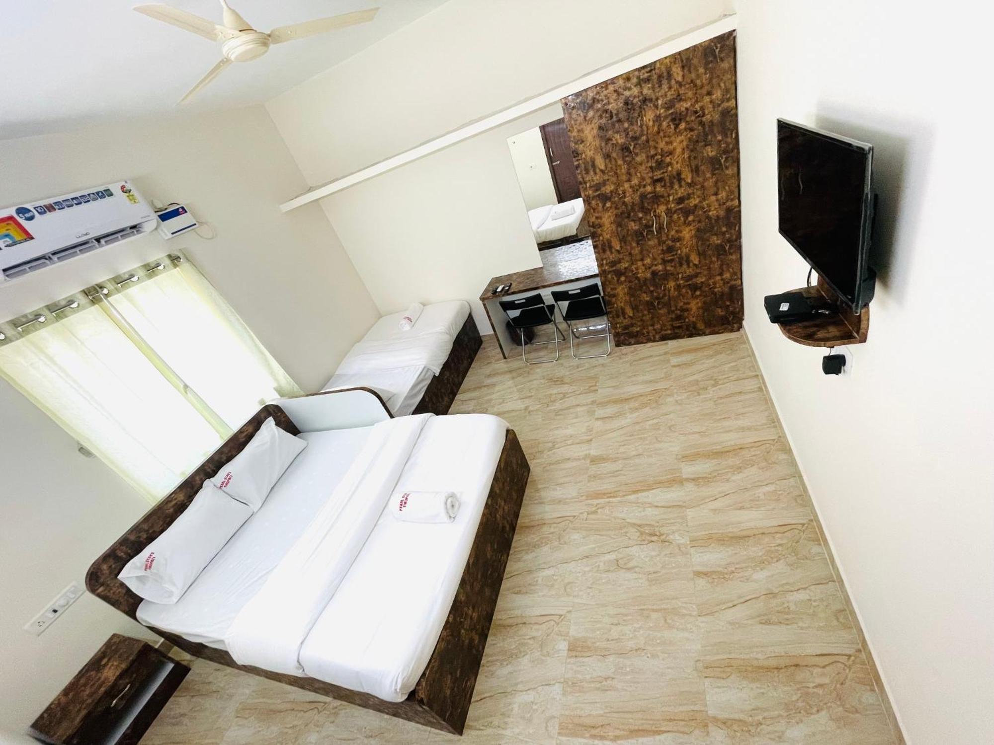 Pearl Stays, Tirupati - Very Convenient For The People Coming From Bangalore And Chennai - You Can Skip City Traffic While Reaching Any Temple In Tirupati - Covered Parking - 24Hrs Front Desk And Hot Water - Free Wifi - Flexible Checkin-In Check-Out Exteriér fotografie