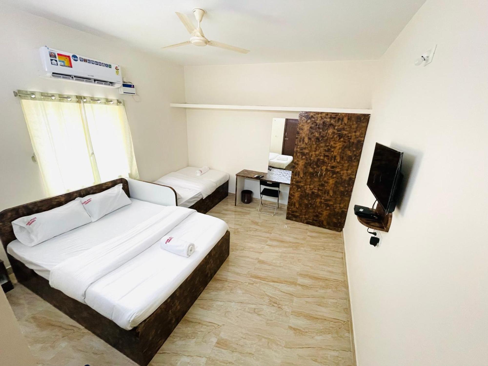 Pearl Stays, Tirupati - Very Convenient For The People Coming From Bangalore And Chennai - You Can Skip City Traffic While Reaching Any Temple In Tirupati - Covered Parking - 24Hrs Front Desk And Hot Water - Free Wifi - Flexible Checkin-In Check-Out Exteriér fotografie